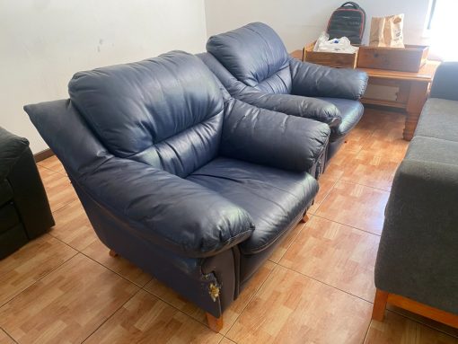 Sillones Cuero Azul con Patas Madera