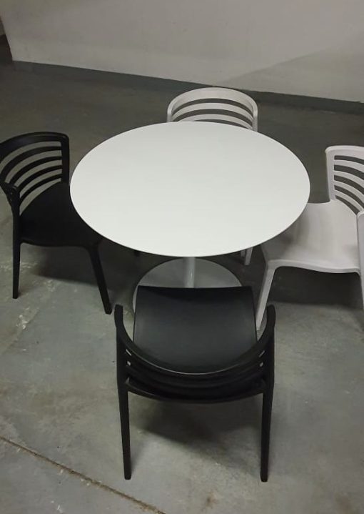 Mesa Comedor Sur Diseño con 4 sillas pvc