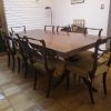 Comedor Enchapado en Madera con 8 Sillas