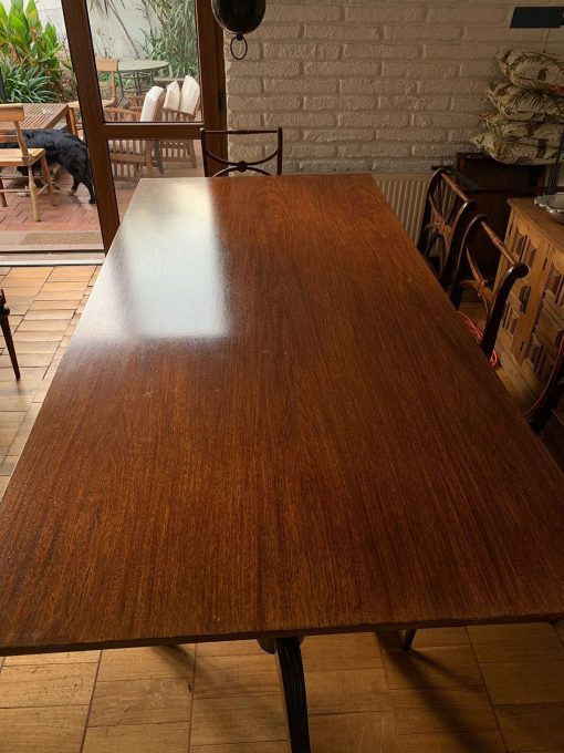 Comedor Enchapado en Madera con 8 Sillas