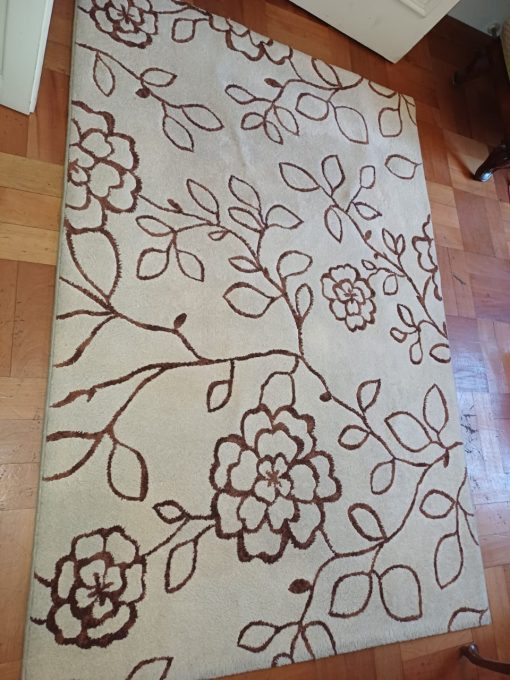 Alfombra flores beige