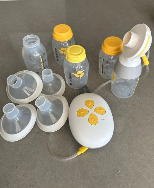 Extractor de leche Medela con accesorios