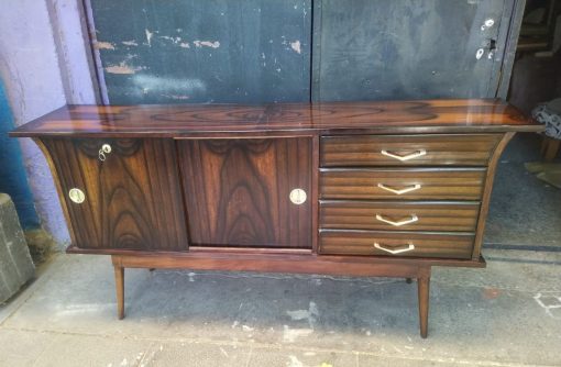 Buffet de madera Sonico