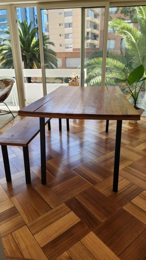 Mesa de comedor madera rustica con una banqueta - Imagen 3